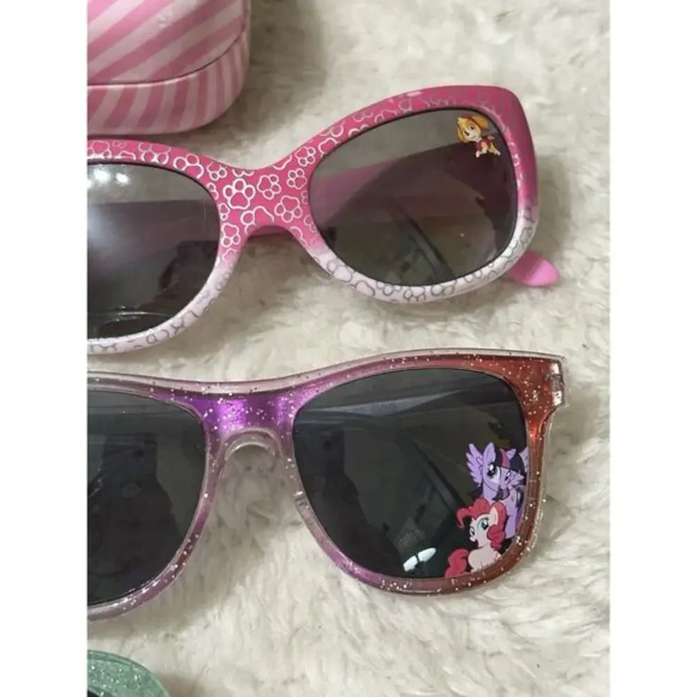 Girls Sunglasses‎ Lot Of Five With Case